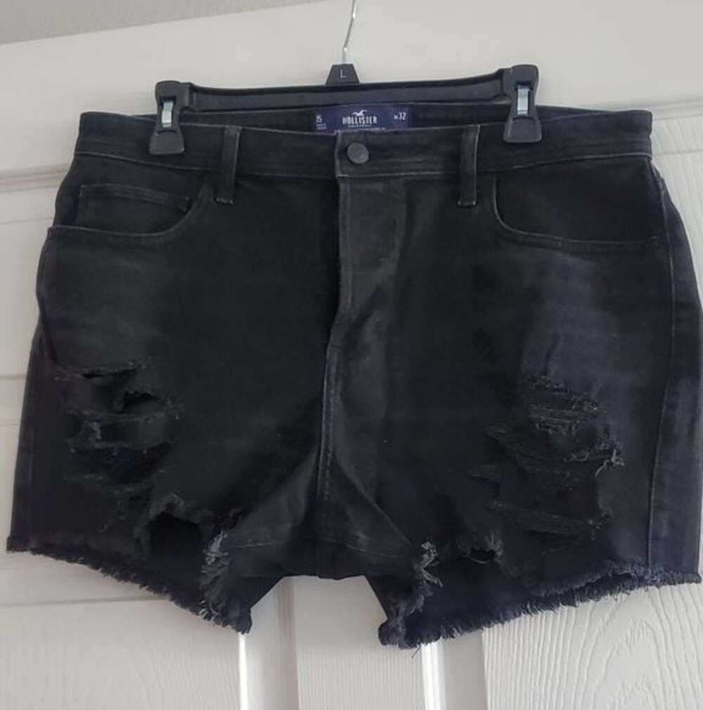 Hollister Women's Curvy High Rise Mom Shorts size 15